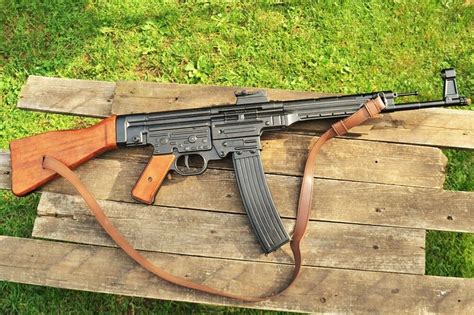 StG 44 German Sturmgewehr Storm Rifle - Submachine Gun - WWII - Denix ...