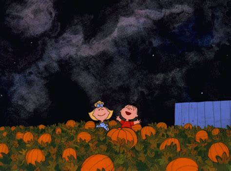 Download Aesthetic Halloween Laptop Charlie Brown Wallpaper | Wallpapers.com