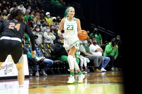 Oregon women’s basketball to lean heavily on point guard Maddie Scherr ...