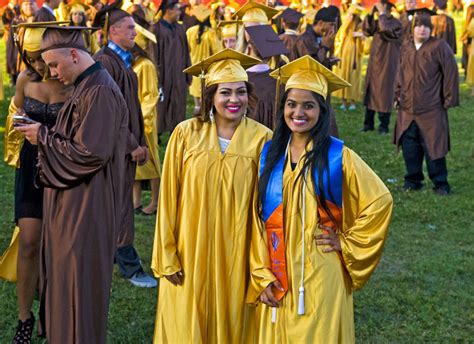 2014 Yuba City High graduation | Photo Gallery | appeal-democrat.com