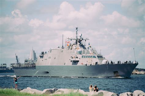 Naval Station Mayport Deployment - militaryhomecomingphotography.com