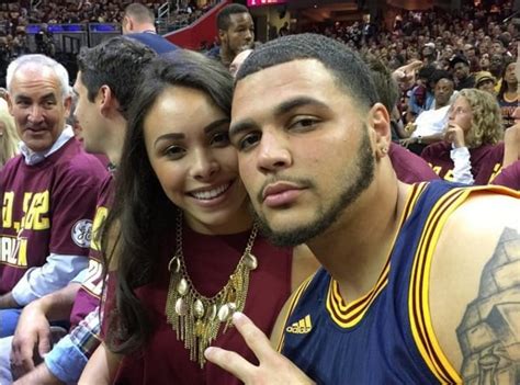 Mike Evans Wife Ashli Dotson: Family Bio