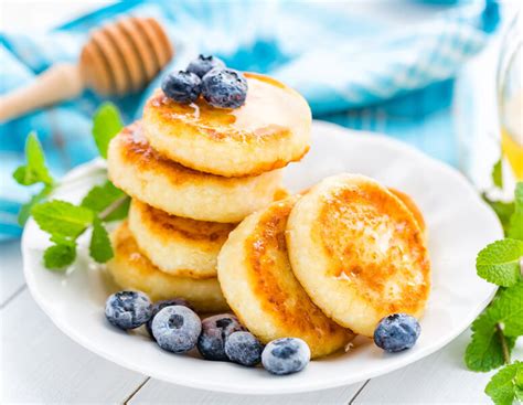 Russian Cottage Cheese Pancakes - Syrniki