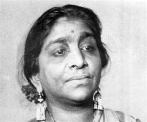 Sarojini Naidu Biography - Facts, Childhood, Family Life & Achievements