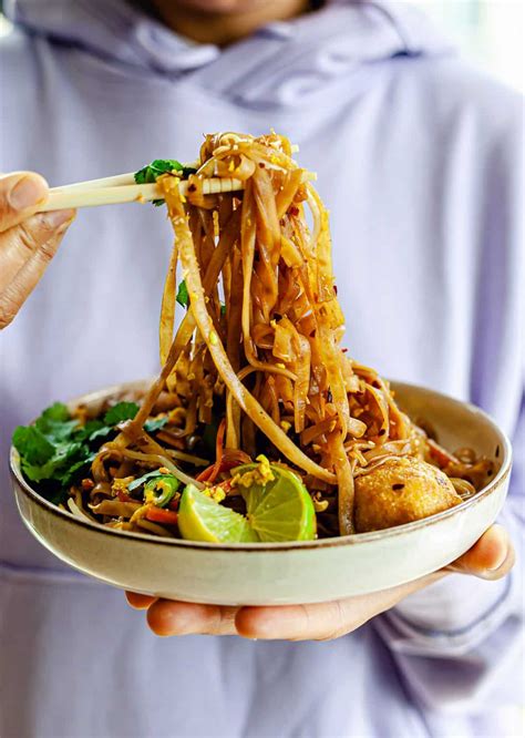 How To Make Vegan Pad Thai - SO VEGAN