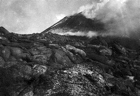 PHOTOS: Vintage Pictures Of Mount Vesuvius Erupting In 1944