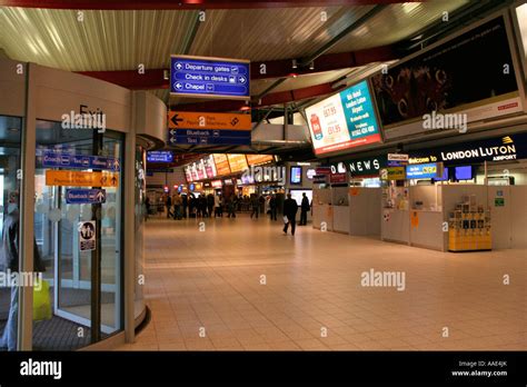 luton airport interior terminal building england uk gb Stock Photo - Alamy