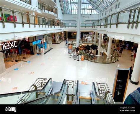 Into Shopping Centre , Watford, London, United Kingdom Stock Photo - Alamy