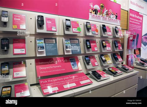 Mobile phone shop display hi-res stock photography and images - Alamy