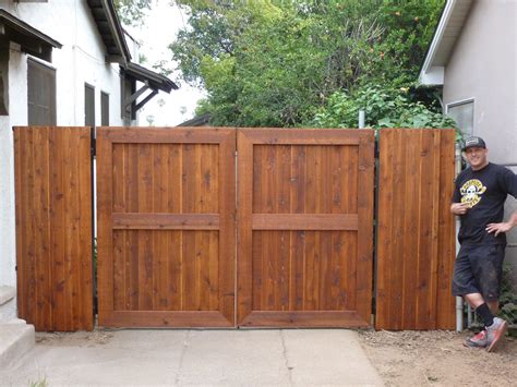 Double Swing Wood Fence Gate - WoodsInfo