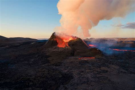 Geldingadalur Volcano Tour with Guide | Hekla.com