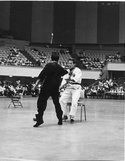 Bruce Lee demonstrating his One Inch Punch at the 1967 Ed Parker Long Beach Karate ...