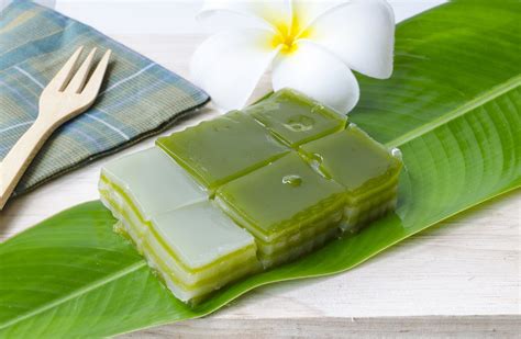 Steamed Pandan Cake - Real Barta