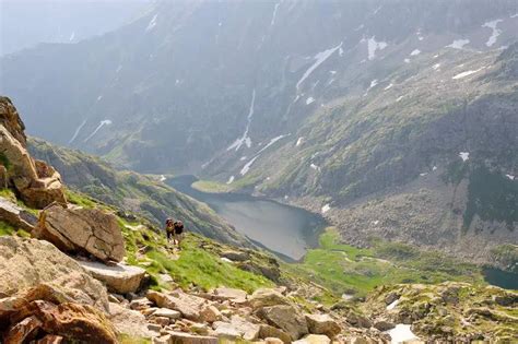 40 Of The World's Best Hikes & Trails! - coolhikinggear.com