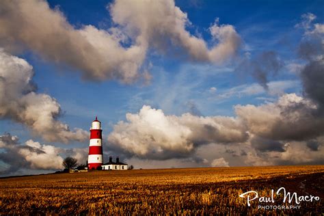 Happisburgh Lighthouse Fields of Gold – Paul Macro Photography