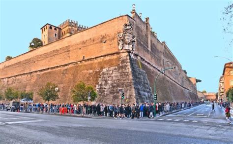 Vatican Wall - Pope Web - Vatican 2023