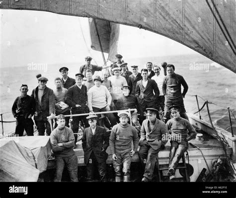 The crew of the Endurance taken on the bow Imperial Trans Antarctic Expedition Stock Photo - Alamy