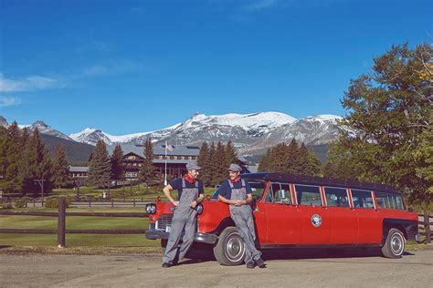 Glacier Park Lodge: Historic Accommodation in East Glacier Park