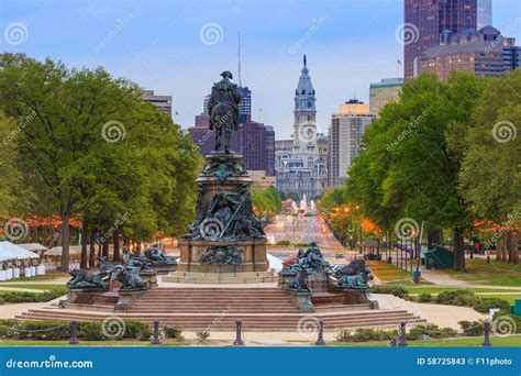 Philadelphia Skyline at Night Stock Image - Image of nighttime, monument: 58725843