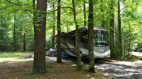 RV camping at the Cades Cove Campground in Great Smoky Mountains ...