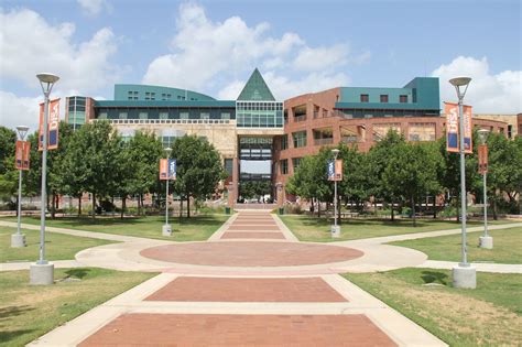 UT san antonio | San antonio college, College campus, Education college