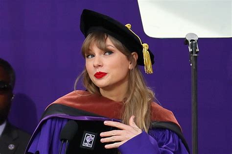 Taylor Swift's NYU Commencement Speech Was About Cats And Cancel Culture