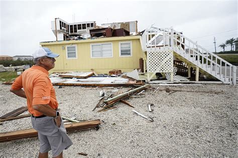 Gulf Coast rescuers reach people cut off in hurricane's aftermath