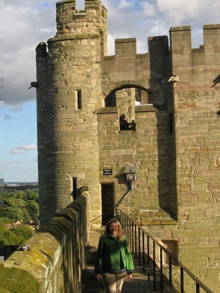 paranormal and psychic happenings: GHOSTO IN CASTLE BATTLEMENTS PHOTO ...