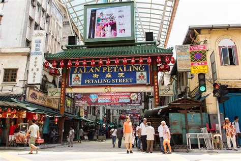 Video: Jalan Petaling Street Market Chinatown in Kuala Lumpur | YesNomads