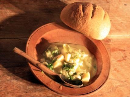 Cool video for a pottage recipe. Although it's a Tudor period video, it works for medieval as ...
