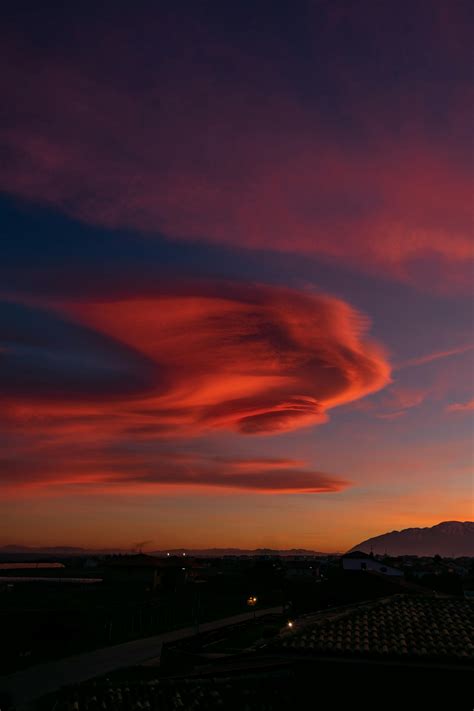 Lenticular Clouds Photos, Download The BEST Free Lenticular Clouds ...