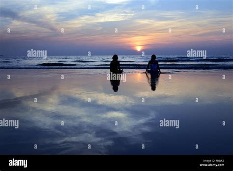 A romantic sunset at Ngapali beach Stock Photo - Alamy