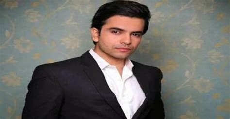 Junaid Khan - Biography, Age, Family, Songs, Dramas | Reviewit.pk