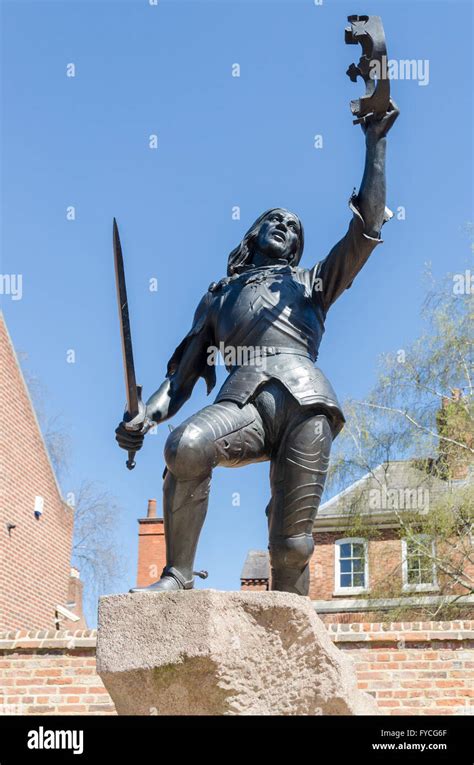 Statue of King Richard III in Leicester Cathedral Gardens Stock Photo ...