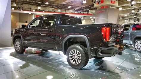 GMC Debuts AT4 Off-Road Trim On 2019 Sierra | AutoTrader.ca