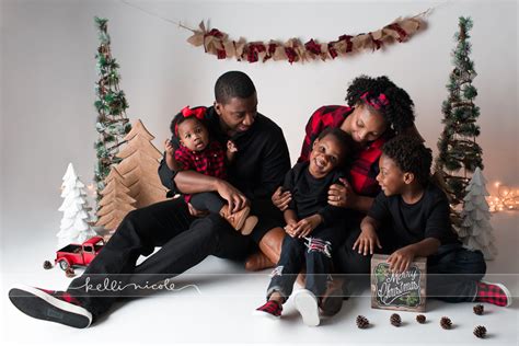 M Family’s Christmas Session! – Kelli Nicole Photography – Houston Newborn and Family Photographer