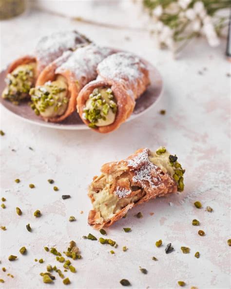 Pistachio Cannoli - Cannoli Shells and Pistachio Filling