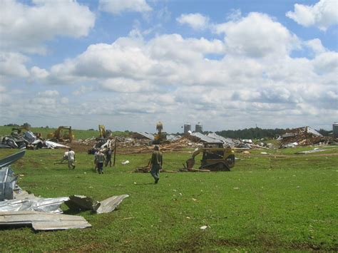 Hurricane Katrina tornado outbreak - Wikipedia