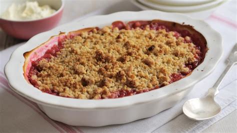 Rhubarb crumble recipe - BBC Food