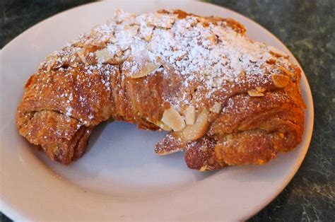 Tartine Is Still One of the Best Places to Eat Outside in New York - Eater NY