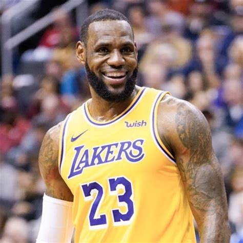 “King. La biografia di LeBron James” di Davide Chinellato – Il Punto ...