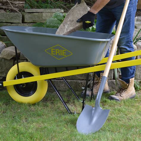 Top 10 Essential Outdoor Cleaning Tools | Home Hardware