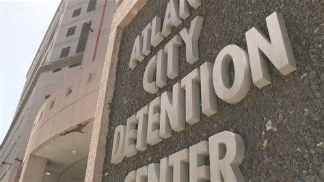 A tale of two Atlanta jails: Can a near-empty jail relieve overcrowding in another? | 11alive.com