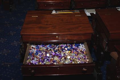 Sen. Pat Toomey sweetens his seat at the "Candy Desk" | 2015-01-09 ...