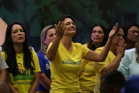 Michelle Bolsonaro eyes the presidency of Brazil | International | EL ...