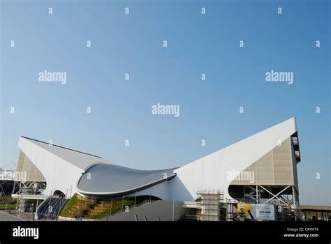 The London Aquatics Centre in the Olympic Park Stock Photo - Alamy