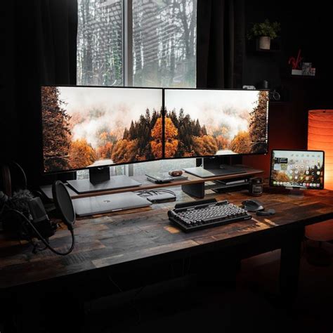 Best Laptop Desk Setups & Ideas - Graphic Pie