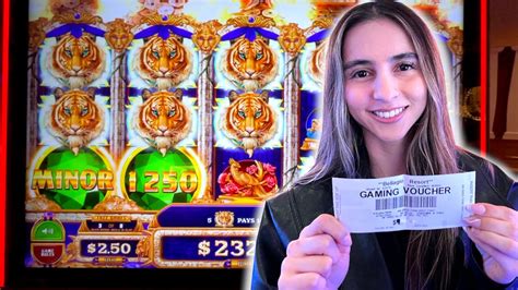 My Girlfriend's CRAZY BIG WIN On This Slot Machine In Las Vegas!! - YouTube