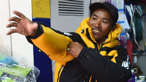 Mount Everest: Man breaks record climbing world's highest mountain for ...