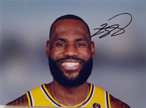 Autograph Signed LeBron James Photo